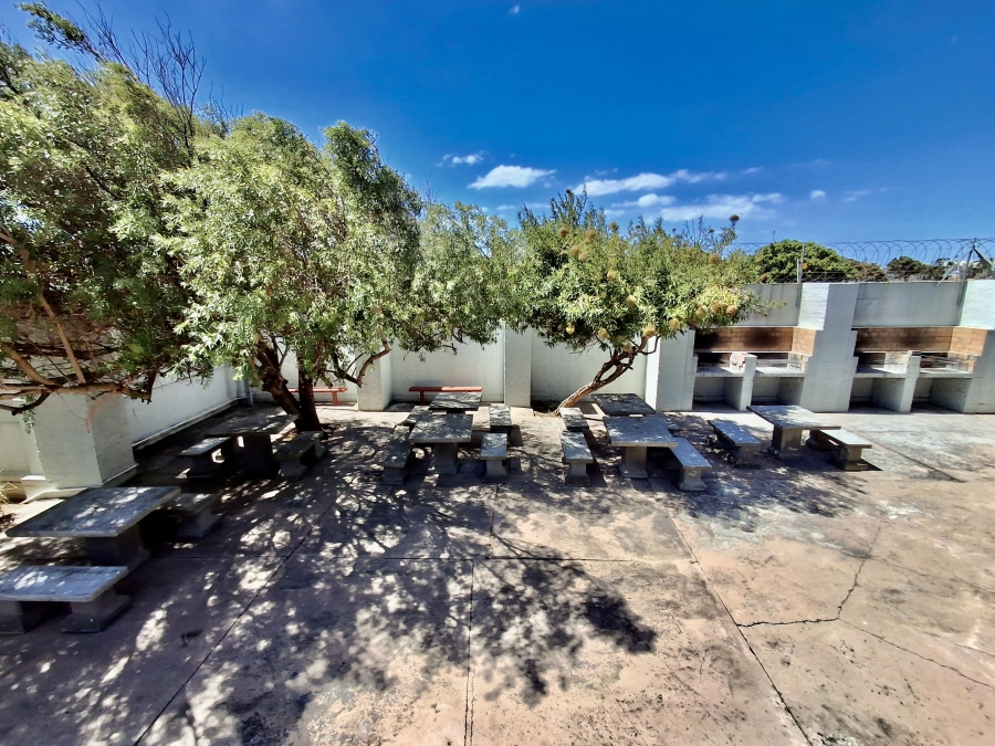 1 Bedroom Property for Sale in Royal Ascot Western Cape